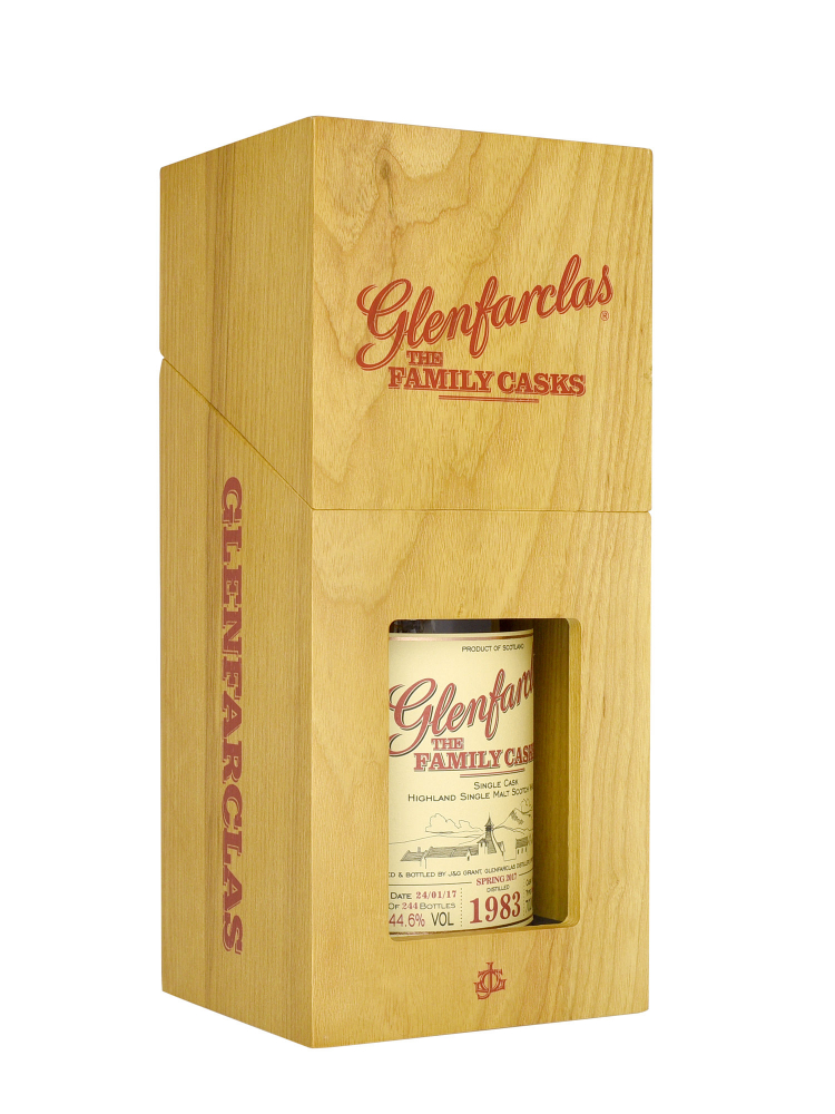 Glenfarclas Family Cask 1983 34 Year Old Cask 45 SP17 Refill Hogshead bottled 2017 Single Malt 700ml